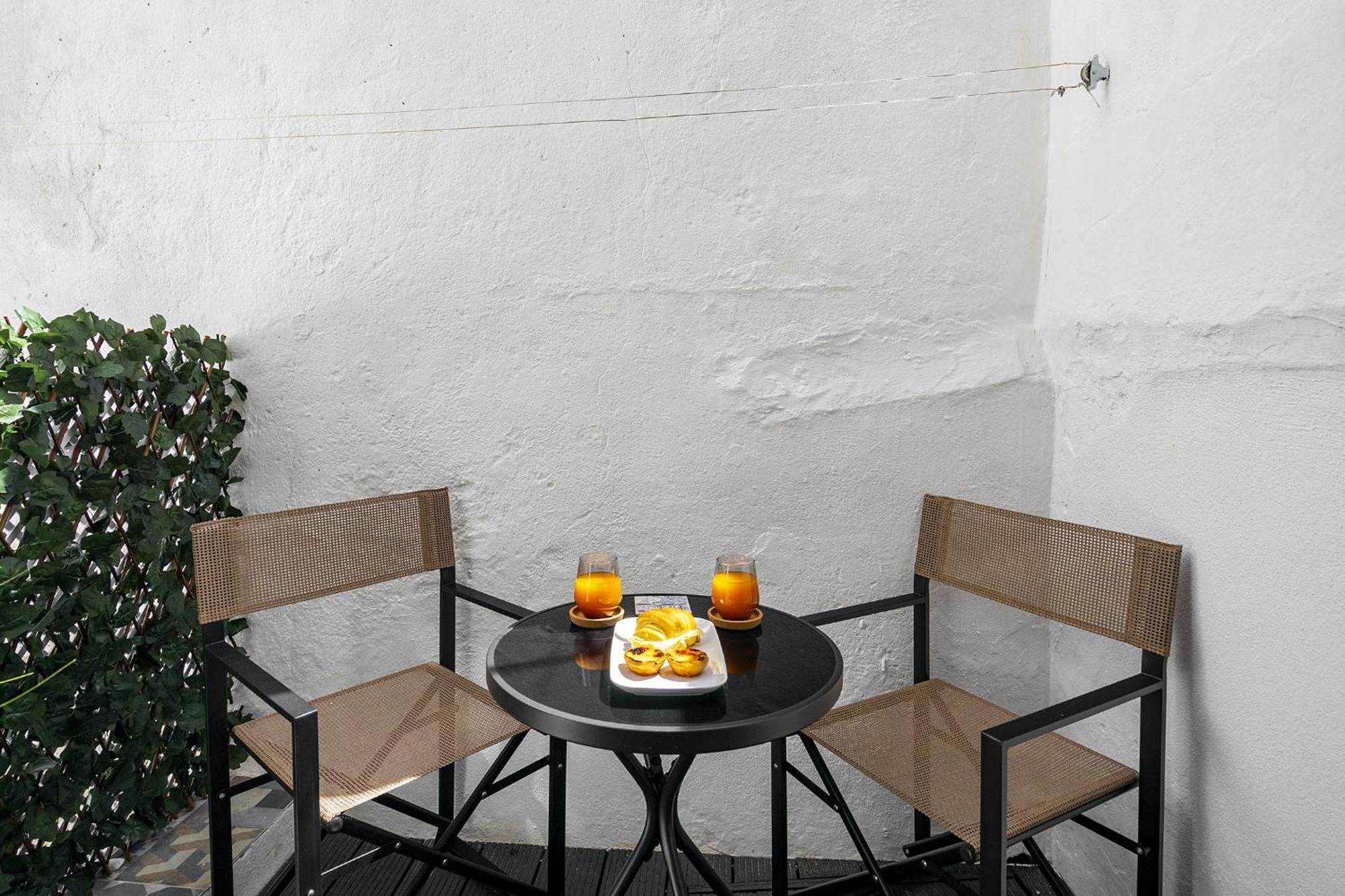 Whome Stylish Family Residence In The Heart Of Chiado Lisabona Exterior foto